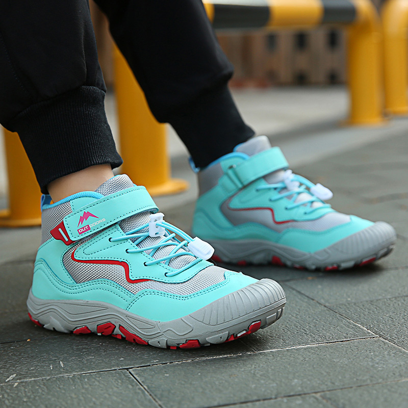 Outdoor anti slip Hiking Shoes - مراجعة Kids Outdoor Climbing Structure وسعره